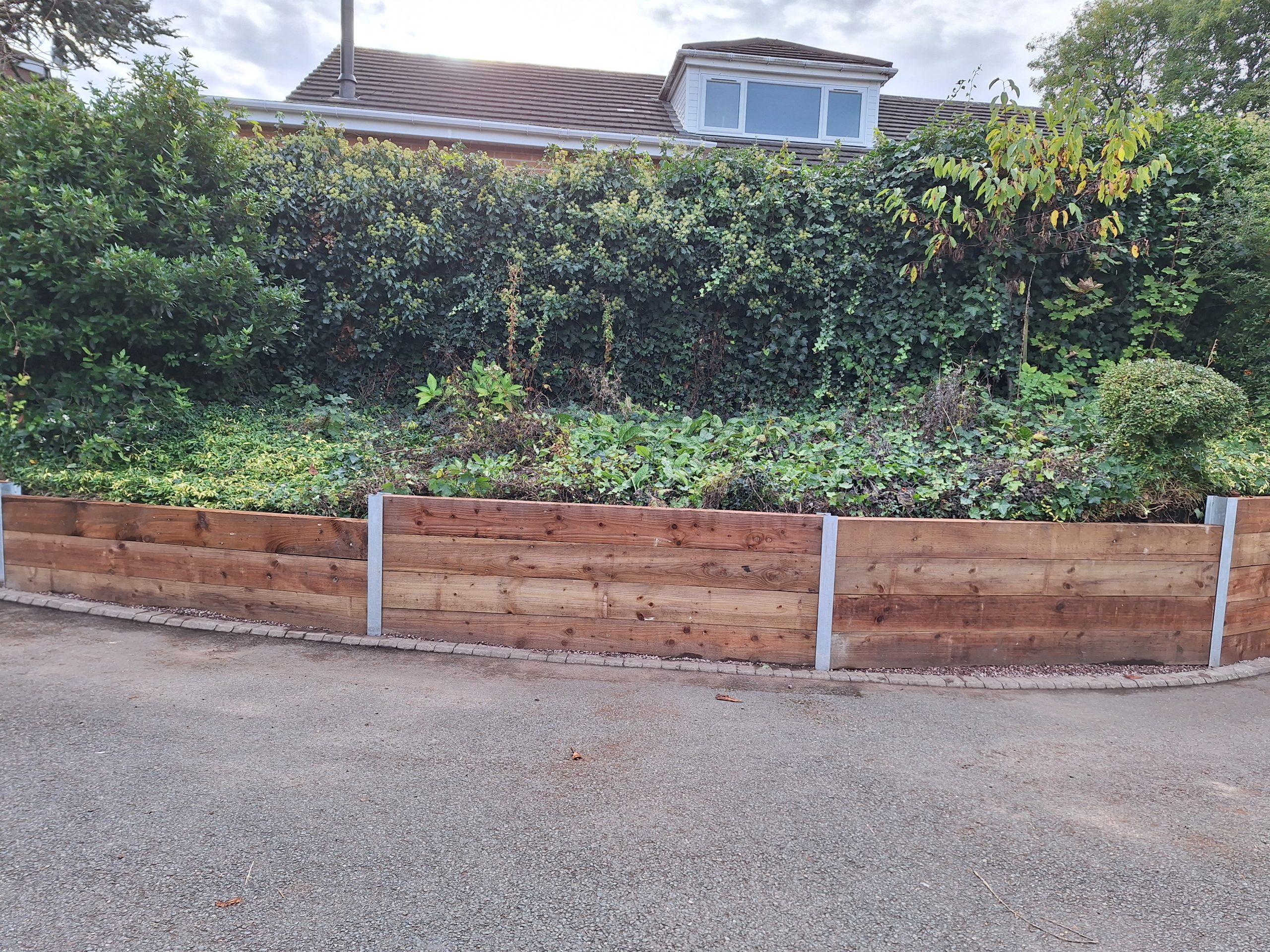 Timber sleeper retaining wall second angle